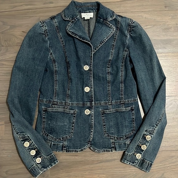 LOFT Jackets & Blazers - LOFT Puff sleeve denim jacket/blazer. Size 2. Cute!!
